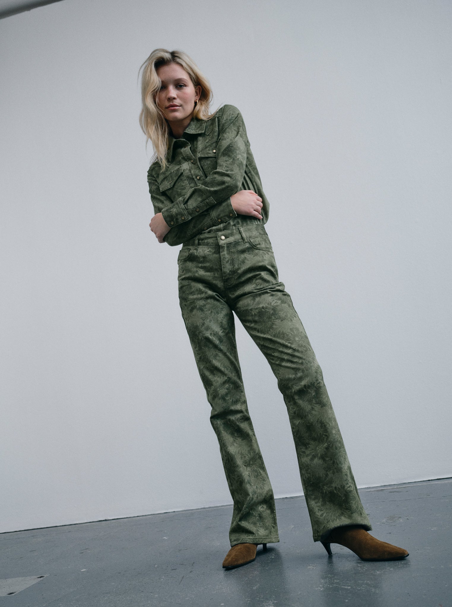 Modelshot / Olive Night / Detail